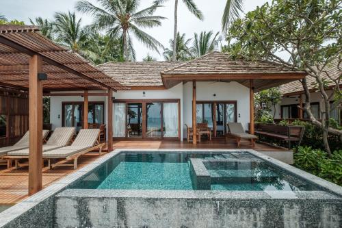 Banana Fan Sea Resort וילה מול האוקיינוס עם 2 חדרי שינה ובריכה פרטית (Two-Bedroom Oceanfront Villa with Private Pool)