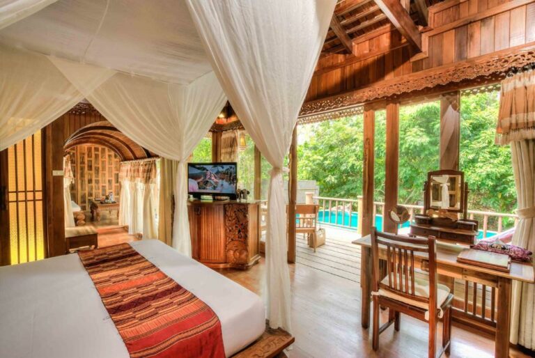 Santhiya Koh Phangan Resort and Spa וילת בריכה היידאוויי - מקלחת חיצונית