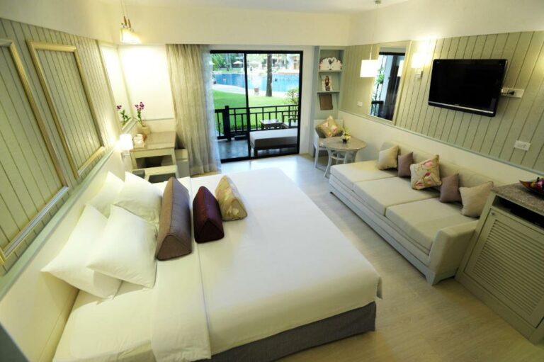 Katathani Phuket Beach Resort חדר דלוקס זוגי או טווין עם נוף לבריכה