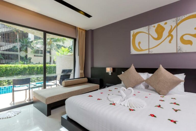 The Charm Resort Phuket - חדר דלוקס זוגי עם גישה לבריכה