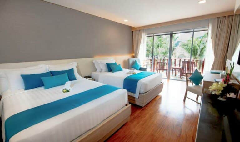 Phuket Graceland Resort and Spa חדר דלוקס עם נוף לבריכה