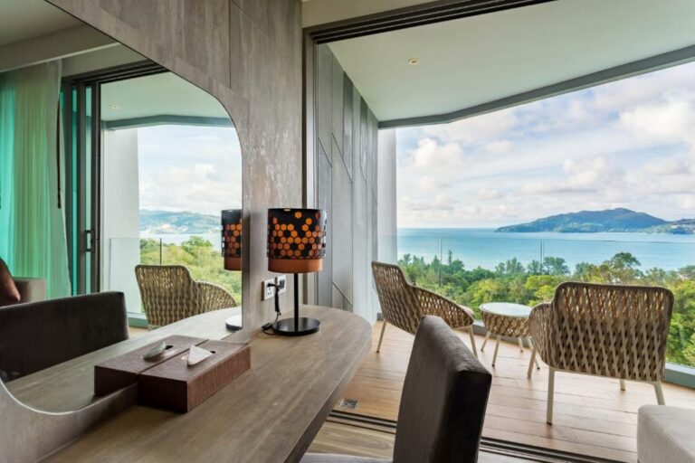 Crest Resort Phuket חדר דלוקס עם נוף פנורמי