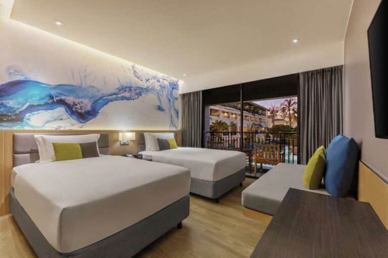 DoubleTree by Hilton Phuket Resort חדר פרימיום טווין עם מרפסת