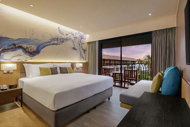 DoubleTree by Hilton Phuket Resort חדר פרימיום קינג עם מרפסת