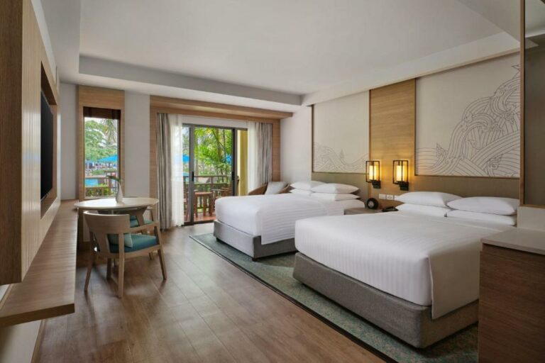 Phuket Marriott Resort & Spa, Merlin Beach חדר פרמייר פול עם טרסה, 2 מיטות זוגיות ונוף לצד של הבריכה – קומת קרקע