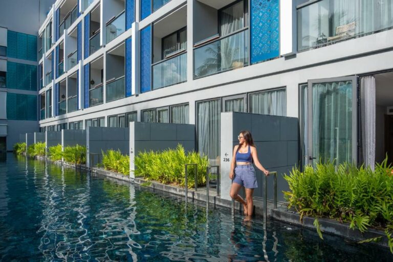 Hotel Indigo Phuket Patong יחידת אירוח סטנדרט עם מיטת קינג וגישה לבריכה