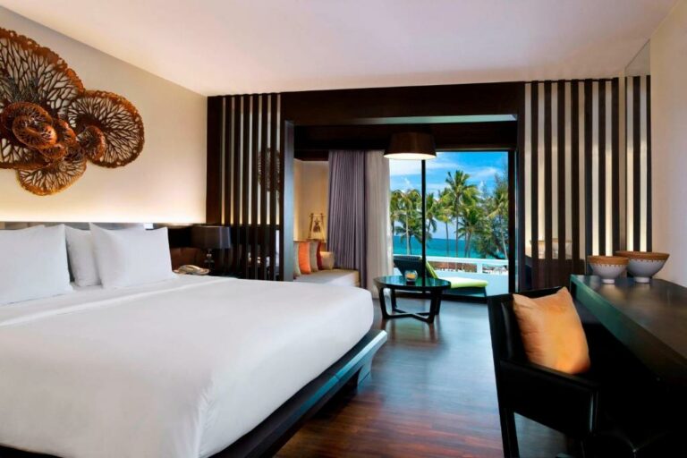 Le Meridien Phuket Beach Resort - סוויטת ג'וניור עם מיטת קינג סייז אחת, נוף לאוקיינוס ומרפסת