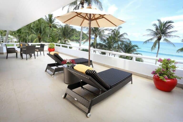 Le Meridien Phuket Beach Resort - סוויטת דלוקס מול האוקיינוס עם חדר שינה אחד, מיטת קינג סייז אחת ומיטת ספה
