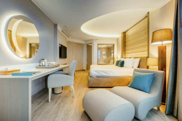 Cape Dara Resort Pattaya Deluxe Cornor King Room with Sea View