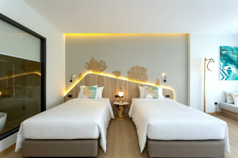 Phuket Emerald Beach Resort חדר דלוקס זוגי או טווין עם נוף לבריכה