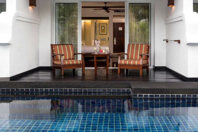 JW Marriott Khao Lak Resort & Spa חדר דלוקס טווין עם מיטת טווין אחת ומיטת ספה – גישה לבריכה