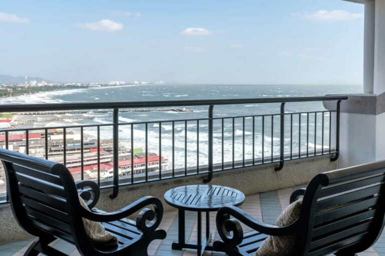 Hilton Hua Hin Resort & Spa חדר קלאסיק קינג עם נוף לאוקיינוס