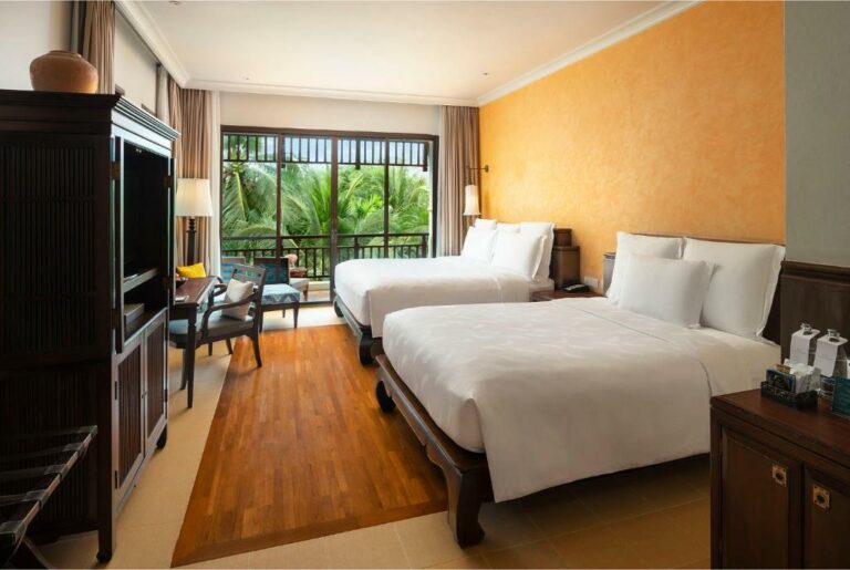 InterContinental Pattaya Resort יחידת אירוח קלאסיק עם מיטת קינג אחת, מיטת קווין אחת ונוף לגינה