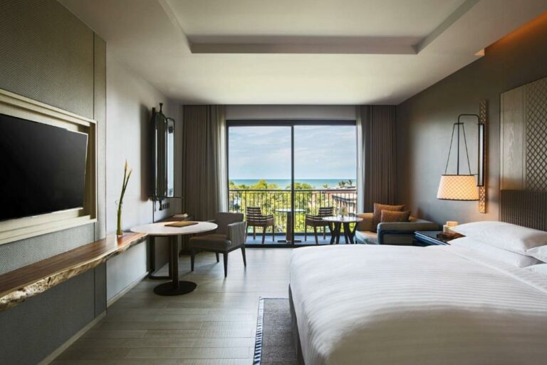 Hua Hin Marriott Resort & Spa יחידת דלוקס עם נוף לים, חדר אירוח, מיטת קינג אחת